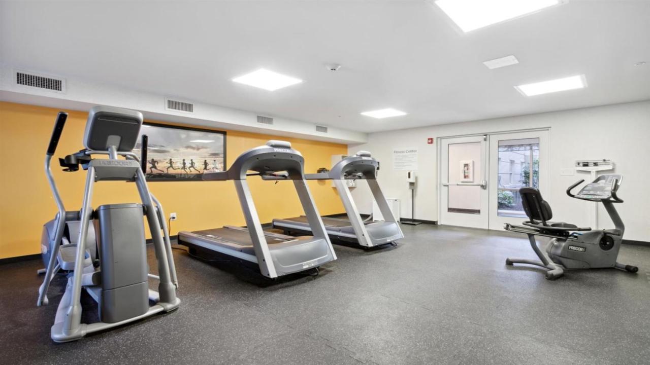 Holiday Inn Express Williamsburg North By Ihg Norge Exteriör bild