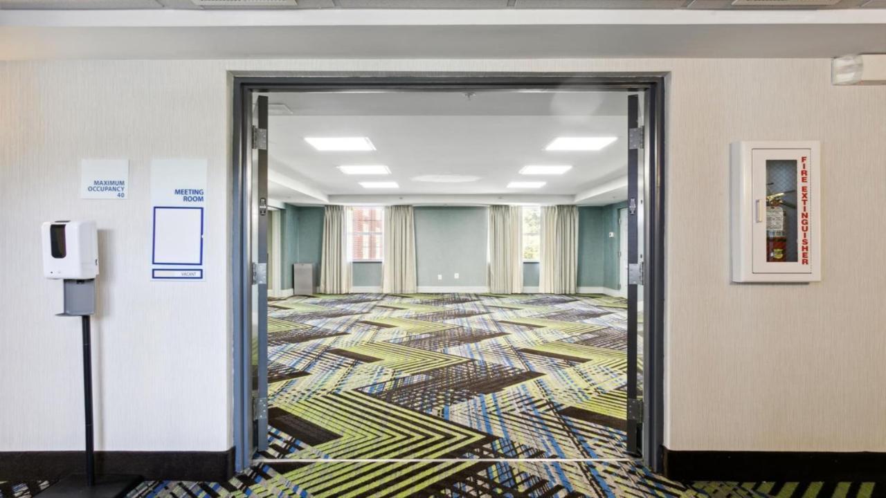 Holiday Inn Express Williamsburg North By Ihg Norge Exteriör bild