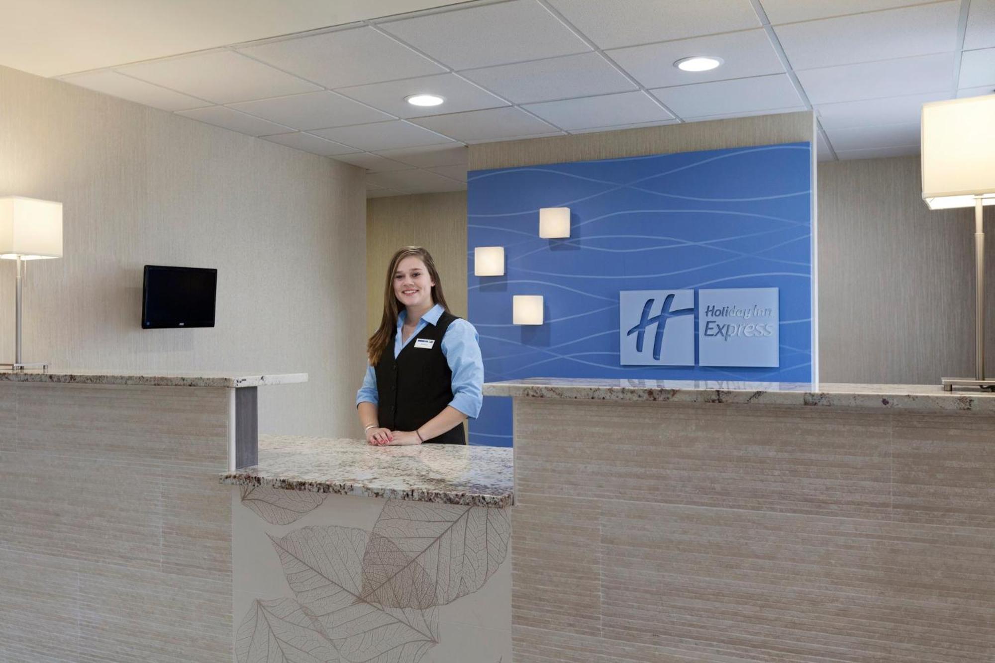 Holiday Inn Express Williamsburg North By Ihg Norge Exteriör bild
